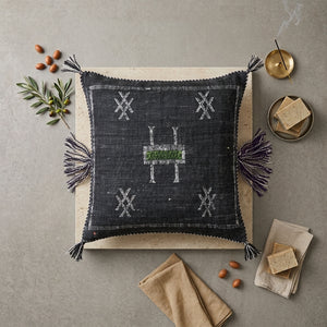 Coussin Sabra Noir Gris & Broderies Berbères | Yamiriam