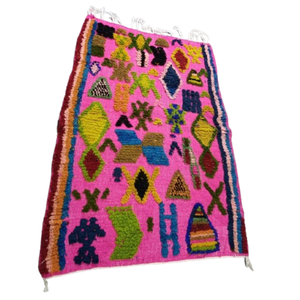 Tapis Boujad Azilal Rose Bonbon & Motifs Berbères | Yamiriam