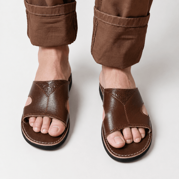 Sandales Homme en Cuir Véritable Marron avec Motif Artisanal | Fait Main à Fès, Maroc - YaMiriam