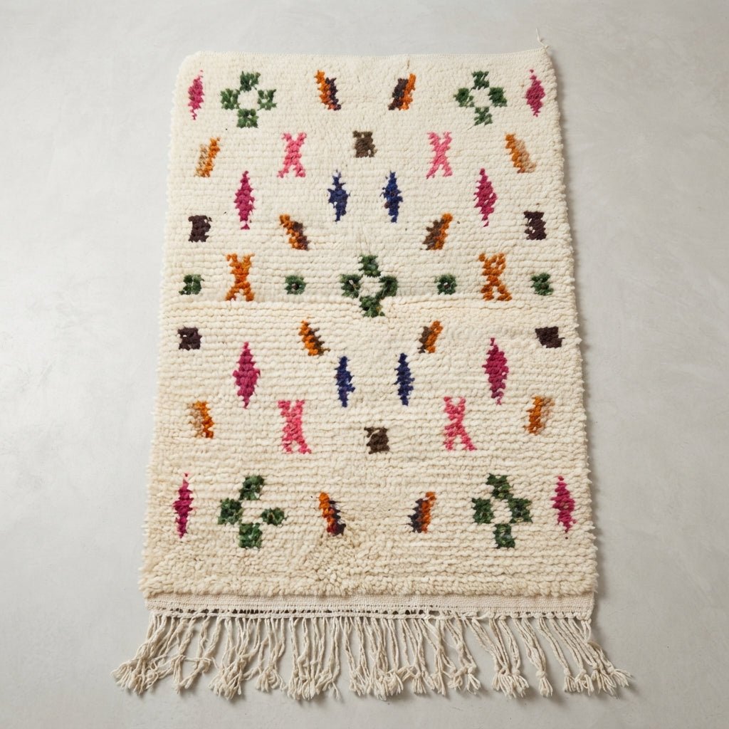 Tapis Azilal Crème & Motifs Géométriques Discrets | Yamiriam - YaMiriam