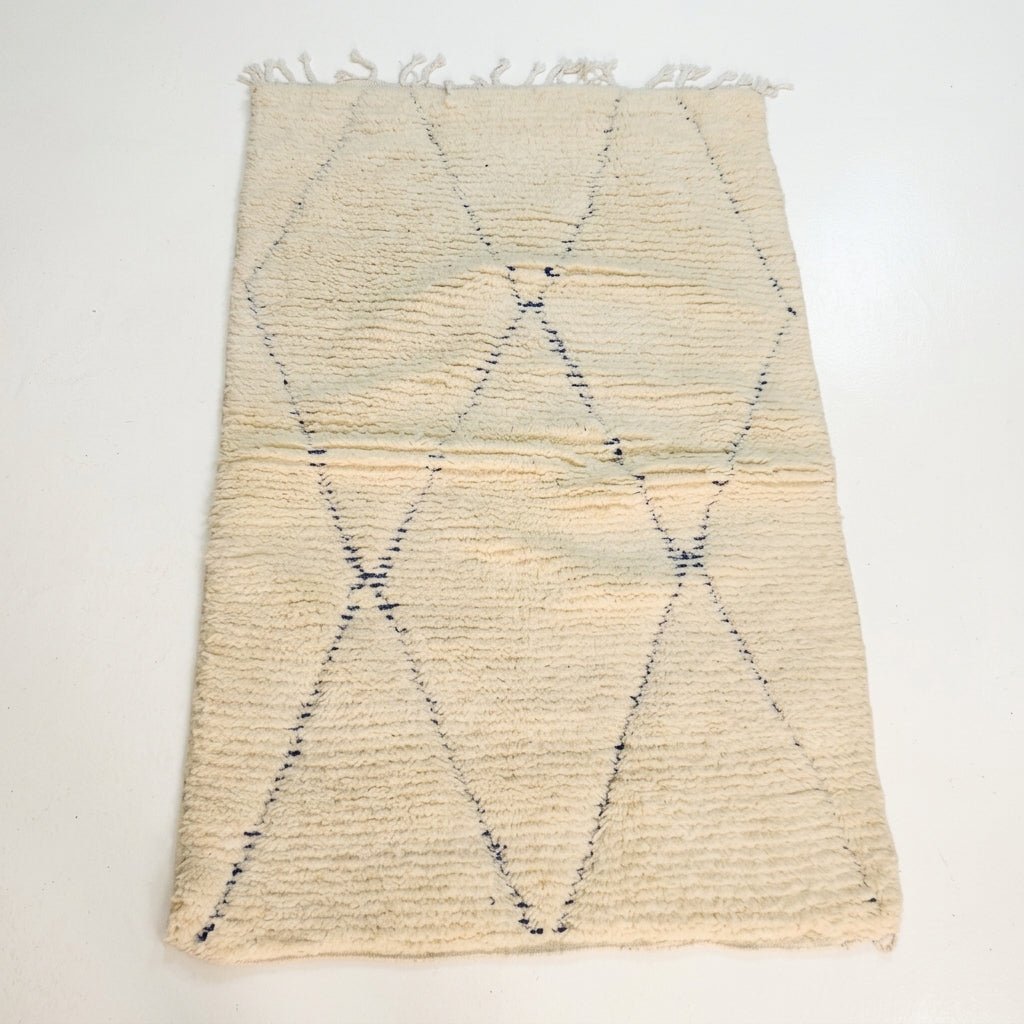 Tapis Beni Ourain Crème & Grands Losanges Discrets | Yamiriam - YaMiriam