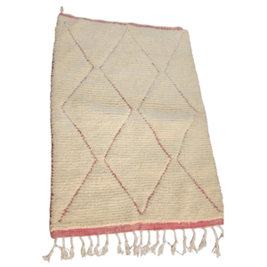Tapis Beni Ourain Crème & Losanges Roses Rouges | Yamiriam - YaMiriam