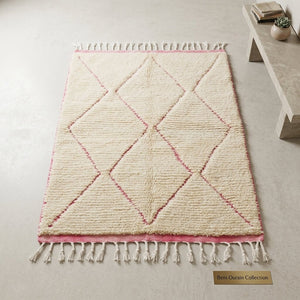 Tapis Beni Ourain Crème & Losanges Roses Rouges | Yamiriam - YaMiriam