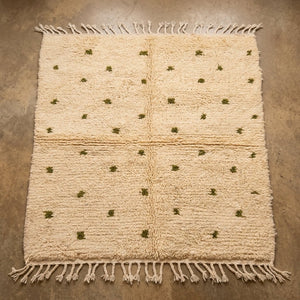 Tapis Beni Ourain Crème & Pois Vert Olive | Yamiriam - YaMiriam